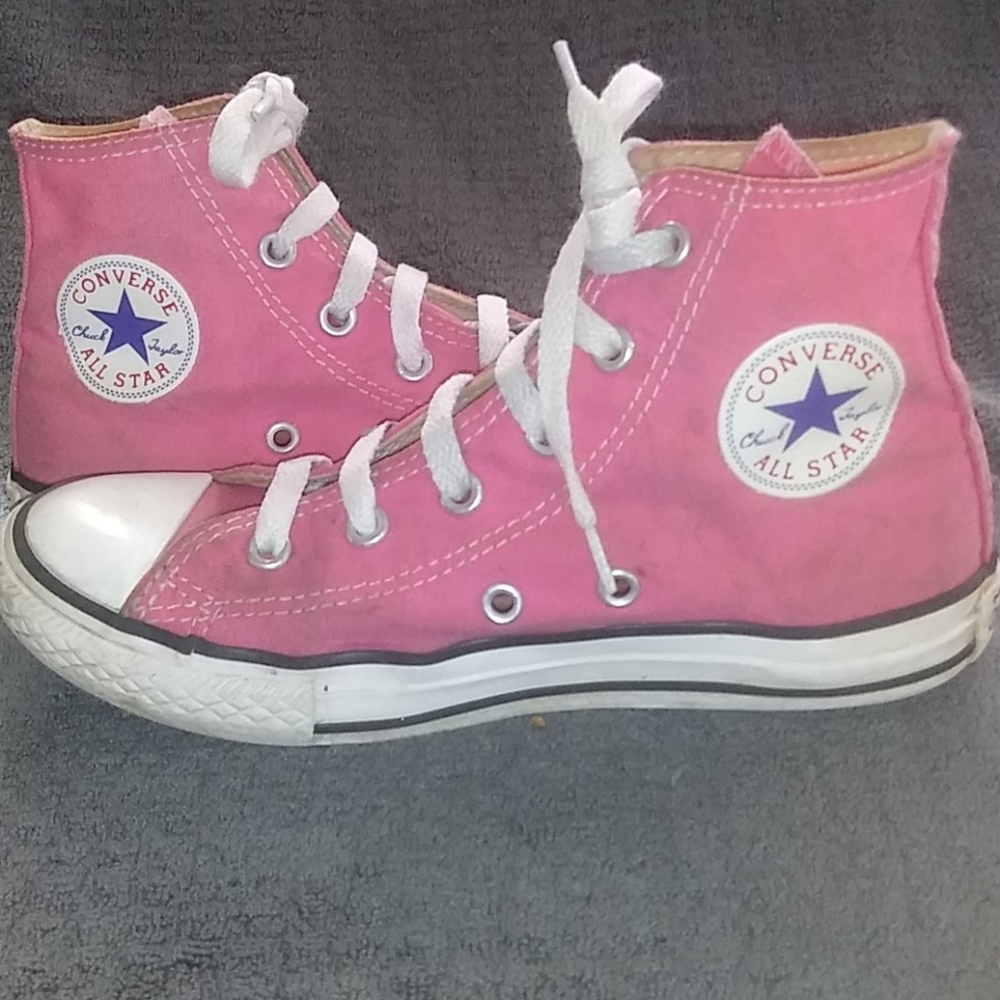 Chuck Taylor all star size 1